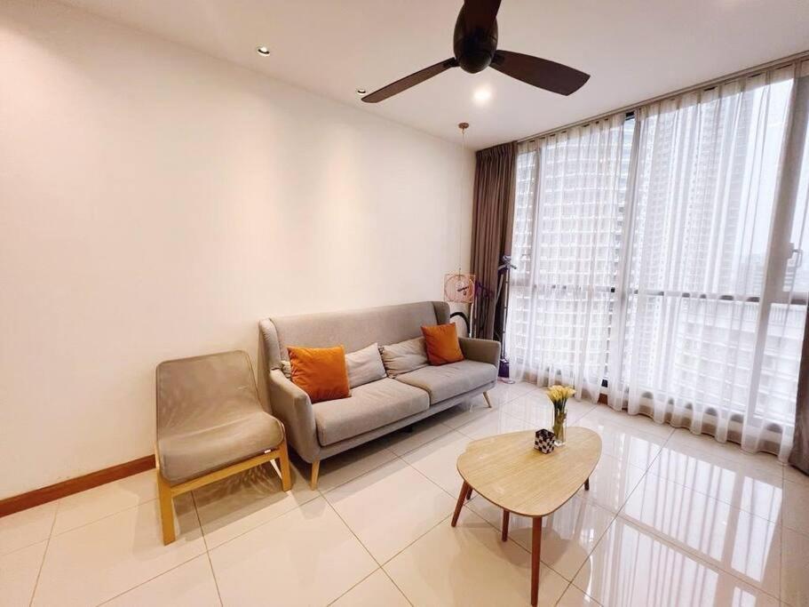 Pangsapuri Promoconnected Train 2 Bedroom Above Mall
